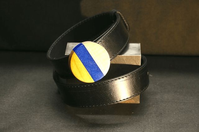 Ceinture bois résine.